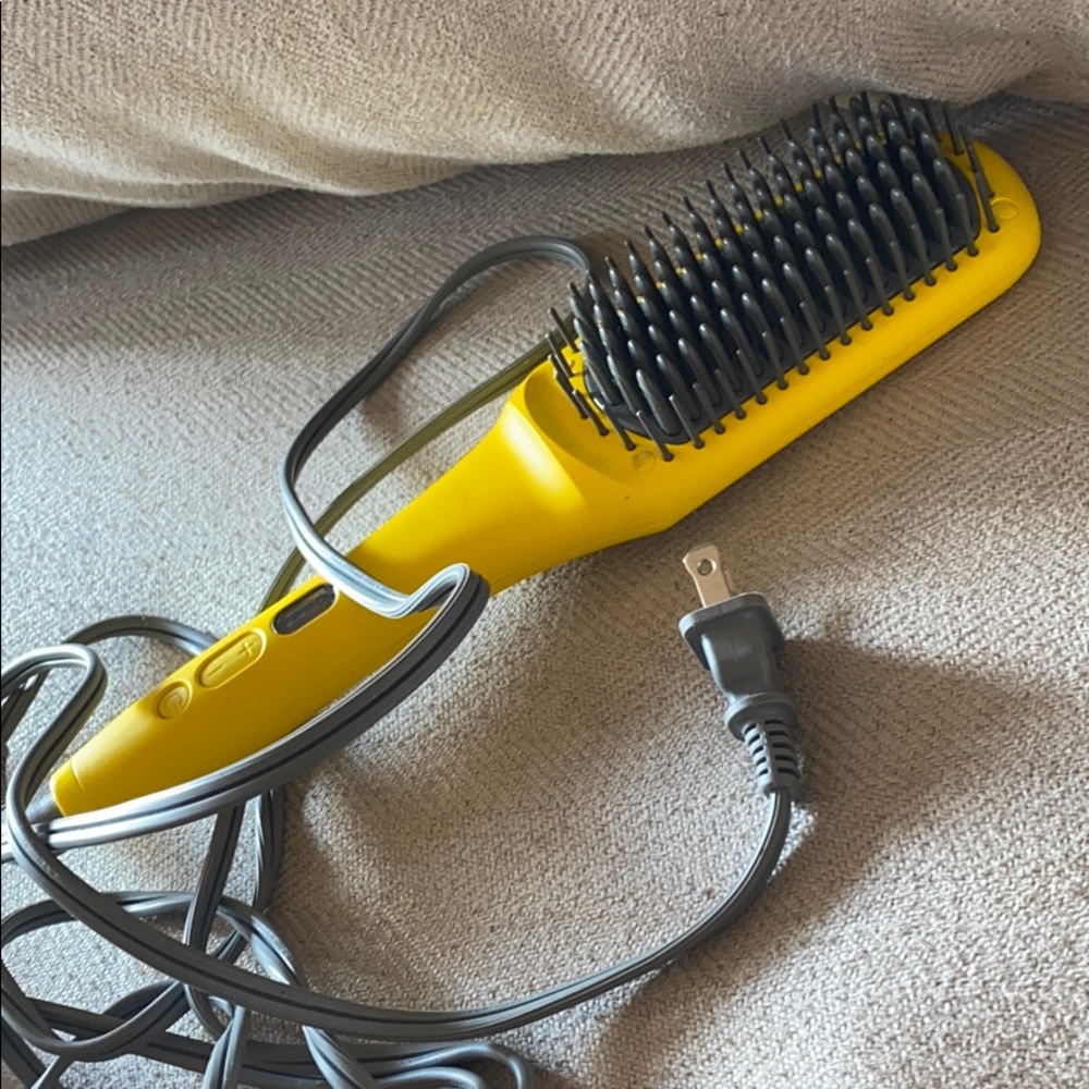 Brush crush DryBar/ flat iron / styler